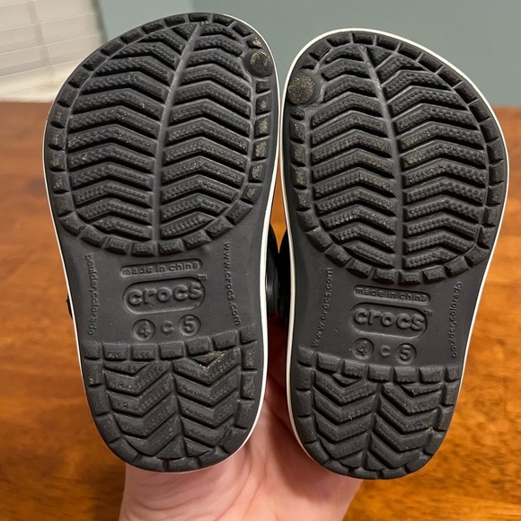 Crocs Classic black toddler clog shoes size 4-5 - Picture 8 of 10